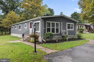 93 Hickory Hills Dr, Bath, PA 18014 - Photo 1