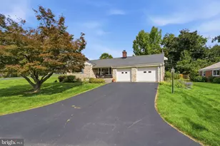1444 Wynnewood Dr, Bethlehem, PA 18017 - Photo 2
