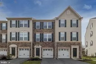 1644 Oakridge Ln, Hellertown, PA 18055 - Photo 1