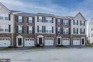 1644 Oakridge Ln, Hellertown, PA 18055 - Photo 2