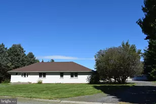 4035 Devonshire Rd, Bethlehem, PA 18020 - Photo 1