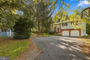 3090 Clayton St, Easton, PA 18045 - Photo 2