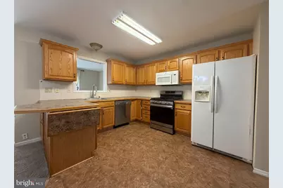 4 Monmouth Court, Easton, PA 18040 - Photo 2