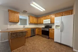 4 Monmouth Ct, Easton, PA 18040 - Photo 2