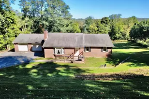 2507 Alpine Dr, Hellertown, PA 18055 - Photo 2