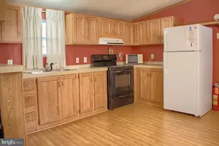 129 Saylor Street W, Mount Carmel, PA 17851 - Photo 6