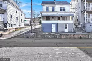 520 E 5th St, Mt Carmel, PA 17851 - Photo 2
