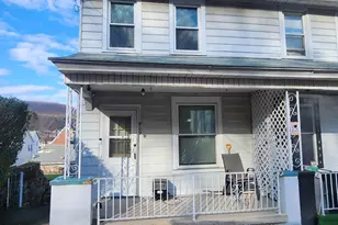 809 W Mulberry St, Coal Twp, PA 17866 - Photo 2