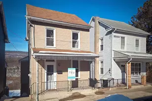 1227 Pulaski Ave, Coal Township, PA 17866 - Photo 16