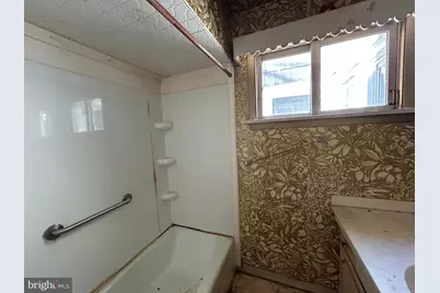 1030 W Lynn Street, Coal Township, PA 17866 - Photo 8