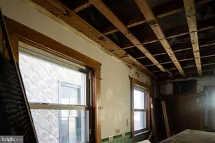 11 E Commerce St, Shamokin, PA 17872 - Photo 6