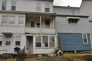 931 W Spruce St, Coal Township, PA 17866 - Photo 2