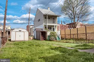 143 S Maple St, Mount Carmel, PA 17851 - Photo 2