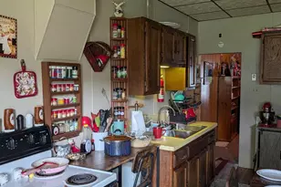812 W 5th St, Mount Carmel, PA 17851 - Photo 4