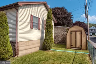 418 5th W, Mount Carmel, PA 17851 - Photo 16
