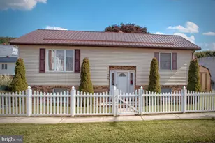 418 5th W, Mount Carmel, PA 17851 - Photo 2