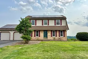 946 Skyview Dr, Milton, PA 17847 - Photo 2