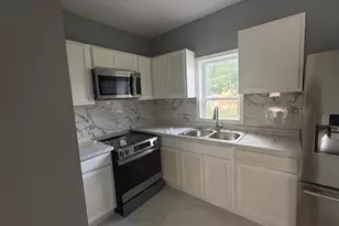 21 S Locust St, Mount Carmel, PA 17851 - Photo 4