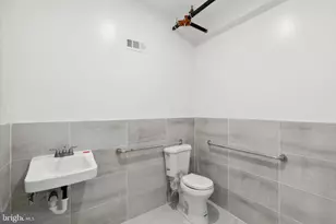 2118 W Oxford St, Philadelphia, PA 19121 - Photo 32