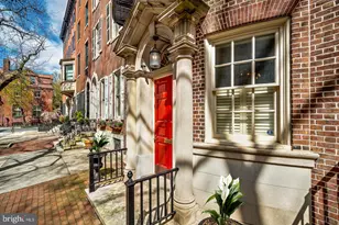 1827 Delancey Pl, Philadelphia, PA 19103 - Photo 4