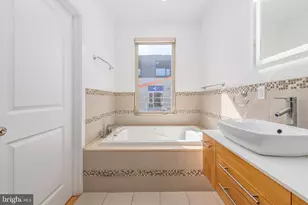 629 S 13th St, Philadelphia, PA 19147 - Photo 44