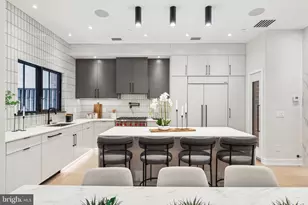 338 S Hicks St, Philadelphia, PA 19102 - Photo 2