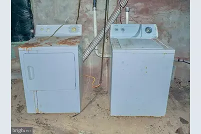 2547 Bonaffon Street, Philadelphia, PA 19142 - Photo 38