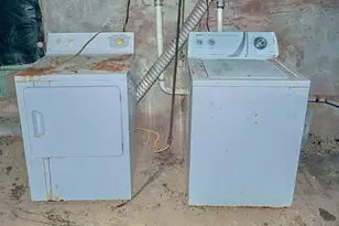 2547 Bonaffon St, Philadelphia, PA 19142 - Photo 38