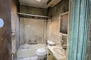 2238 Pierce St, Philadelphia, PA 19145 - Photo 8