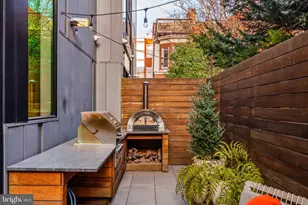 249 S 24th St, Philadelphia, PA 19103 - Photo 12