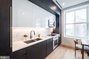 1401 Spruce St, Philadelphia, PA 19102 - Photo 4