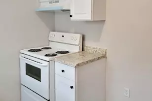 2015 Pierce St, Philadelphia, PA 19145 - Photo 4