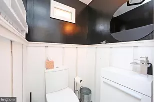 1111 Earl St, Philadelphia, PA 19125 - Photo 12