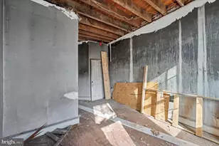 6028 Lansdowne Ave, Philadelphia, PA 19151 - Photo 12