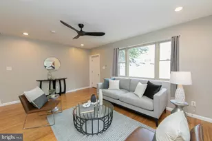 2537 Salmon St, Philadelphia, PA 19125 - Photo 4