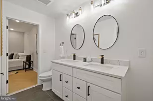 1812 E Moyamensing Ave, Philadelphia, PA 19148 - Photo 14