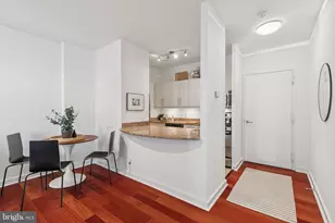 219 S 18th St, Philadelphia, PA 19103 - Photo 2