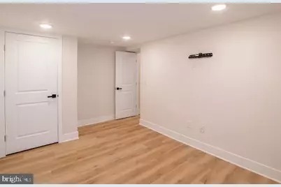 2001 S Norwood Street, Philadelphia, PA 19145 - Photo 12