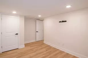 2001 S Norwood St, Philadelphia, PA 19145 - Photo 12