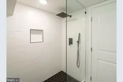 2001 S Norwood Street, Philadelphia, PA 19145 - Photo 16