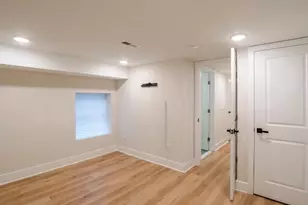 2001 S Norwood St, Philadelphia, PA 19145 - Photo 14