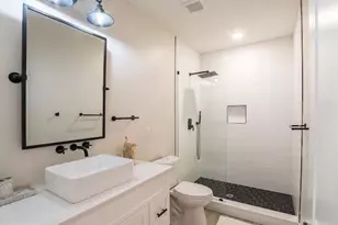 2001 S Norwood St, Philadelphia, PA 19145 - Photo 10