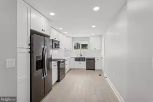 130 Fitzgerald St, Philadelphia, PA 19148 - Photo 8