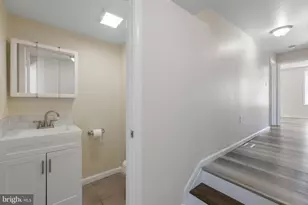 2429 N 10th St, Philadelphia, PA 19133 - Photo 30