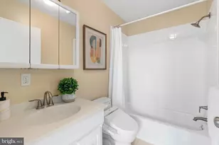 914 Spruce St, Philadelphia, PA 19107 - Photo 18