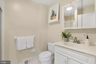 914 Spruce St, Philadelphia, PA 19107 - Photo 20