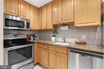 914 Spruce Street #9, Philadelphia, PA 19107 - Photo 14