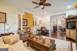 375 Green Ln, Philadelphia, PA 19128 - Photo 4