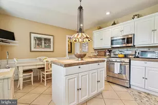 375 Green Ln, Philadelphia, PA 19128 - Photo 12