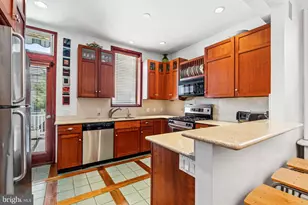 2228 Green St, Philadelphia, PA 19130 - Photo 12